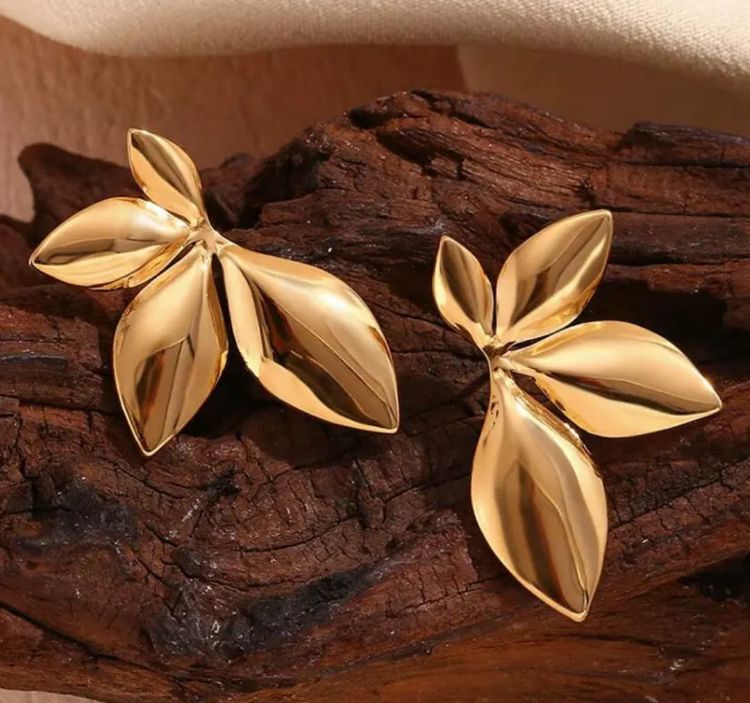 Glossy Leaf Earrings