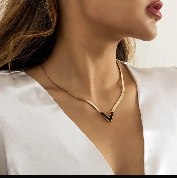 V-Shaped Women's Neck Necklace