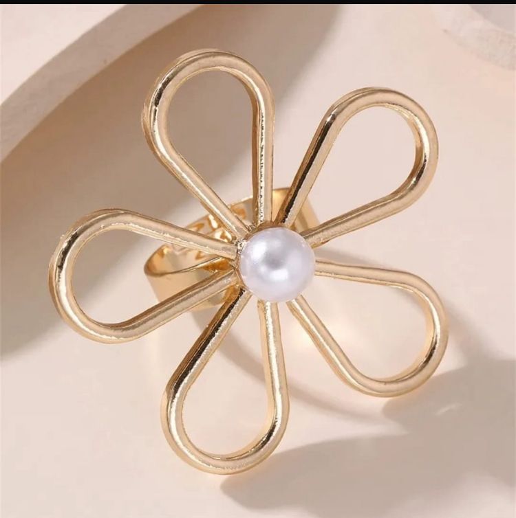 Ocean & Bloom Inspired Gold Pearl Ring Set – Starfish, Floral & Cluster Design